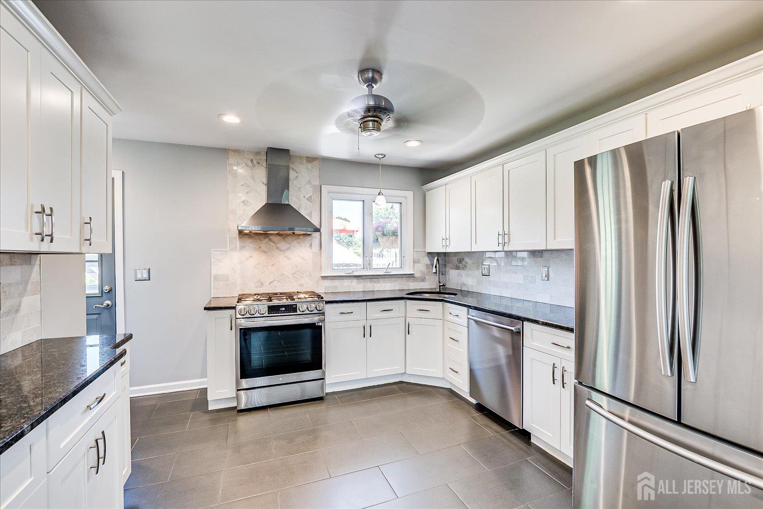 South Plainfield, New Jersey 07080, United States, 3 Bedrooms Bedrooms, ,2 BathroomsBathrooms,Residential,Active,158844