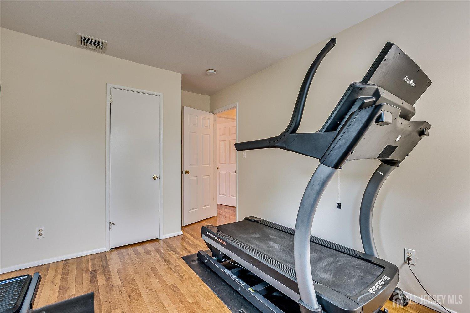 160 Mason Drive, Metuchen, New Jersey image 34