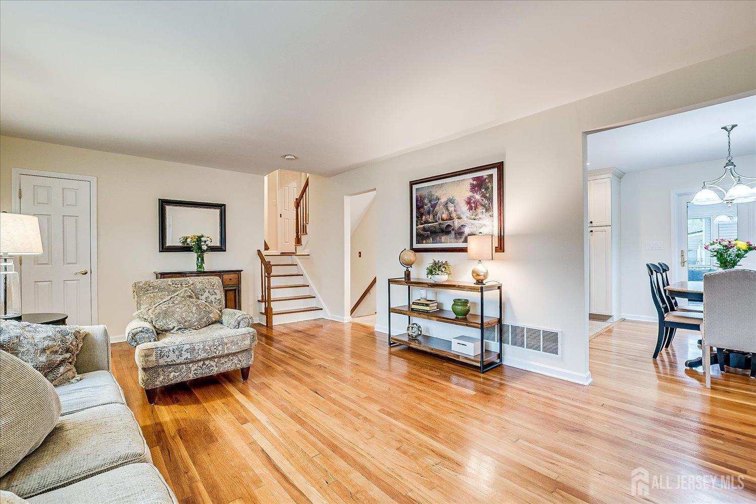 160 Mason Drive, Metuchen, New Jersey image 13