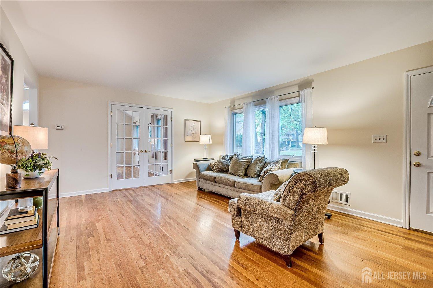 160 Mason Drive, Metuchen, New Jersey image 11