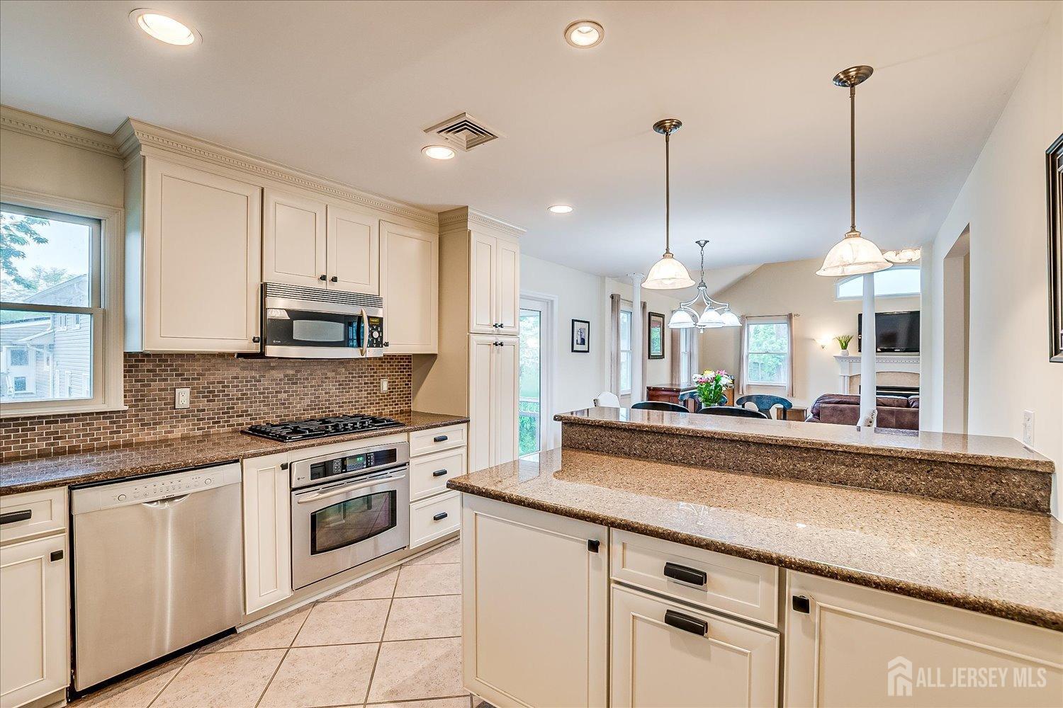 160 Mason Drive, Metuchen, New Jersey image 20