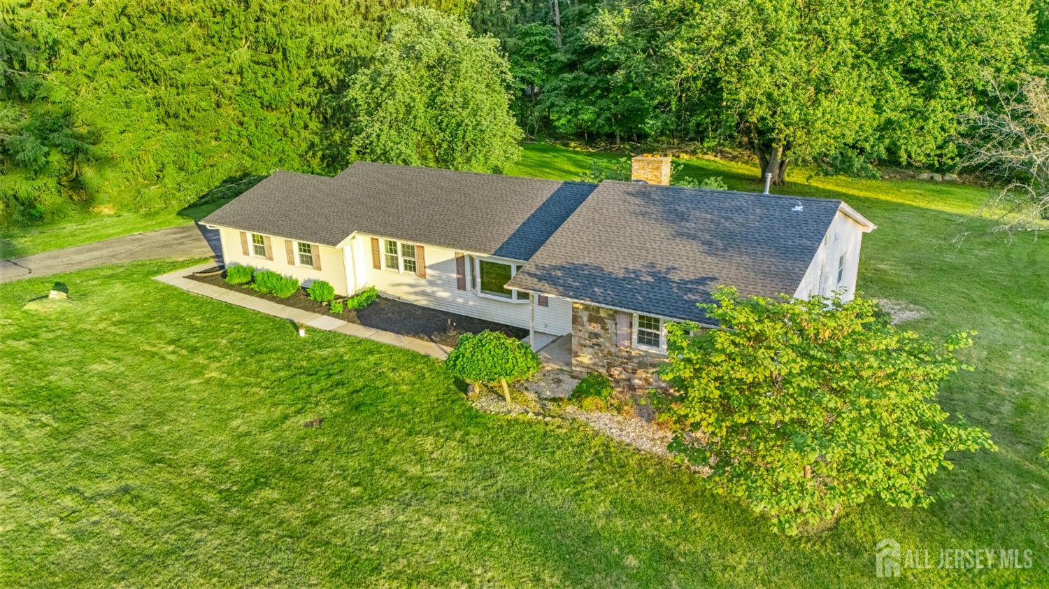 4 Hickory Trail, Flemington, New Jersey image 4
