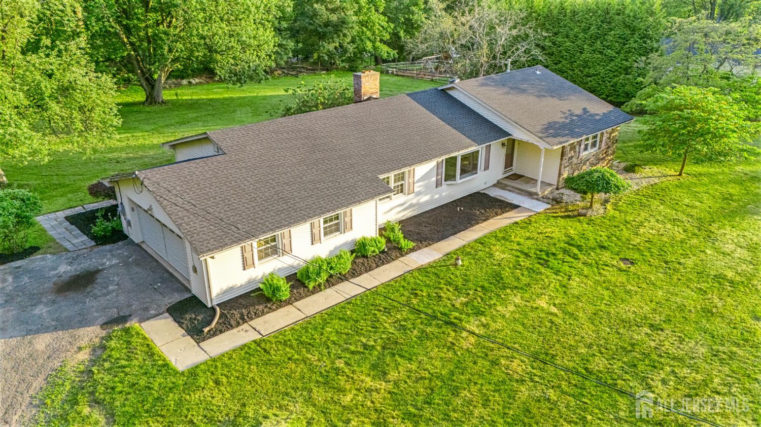 4 Hickory Trail, Flemington, New Jersey image 2
