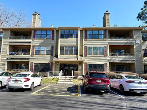 Townhouse For Sale - 1305 Stoneridge Circle<br/> Middlesex County, Helmetta, NJ 08828