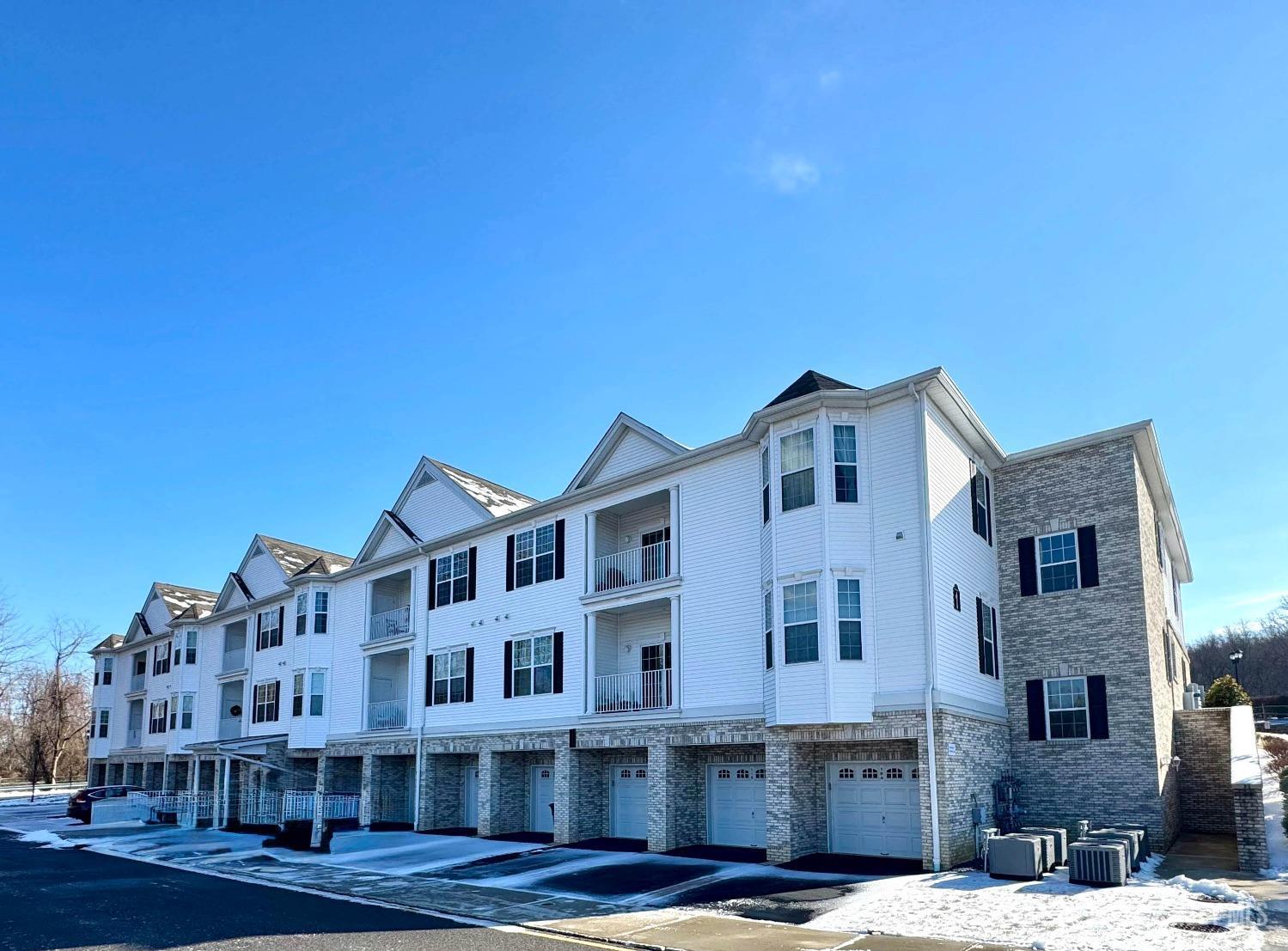 110 Canterbury Lane, Marlboro, New Jersey image 4