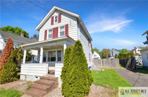 Homes For Sale - 37 Railroad Avenue<br/> Helmetta, NJ 08828