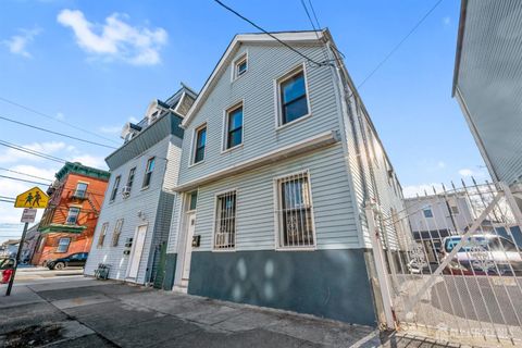Multifamily For Sale - 113 2nd Street<br/> Union County, Elizabeth, NJ 07206