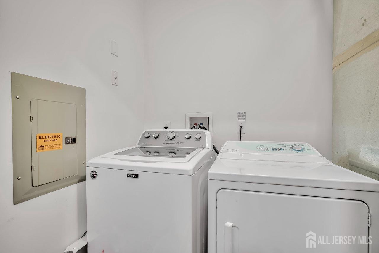1402 Cedar Village Boulevard, East Brunswick, New Jersey image 22