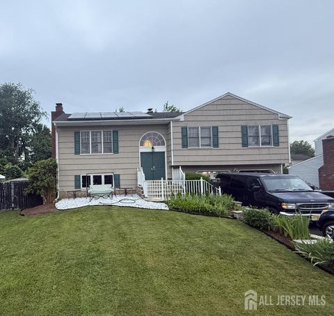 Homes For Sale - 134 Benart Place<br/> Middlesex, NJ 08846