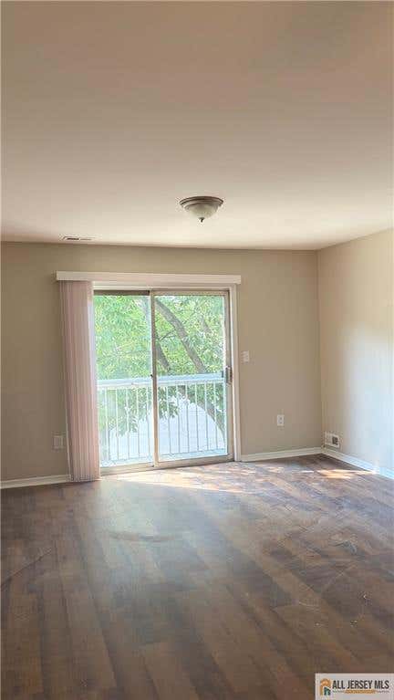 Homes For Sale - 39 Morgan Place<br/> Middlesex County, East Brunswick, NJ 08816