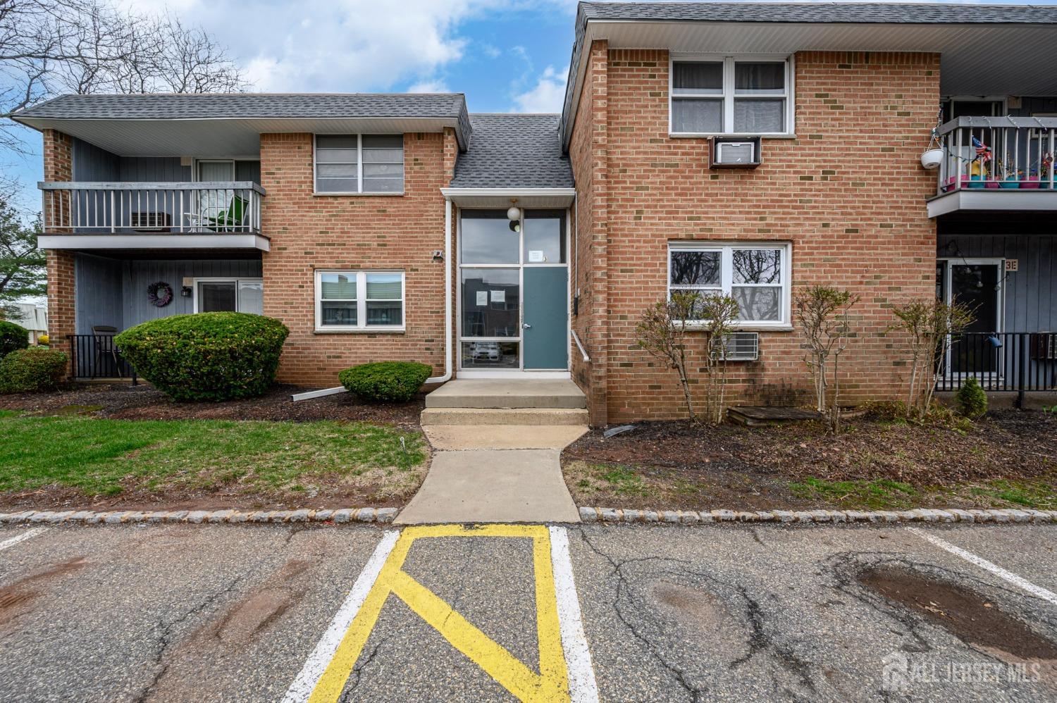 806 Eves Drive #3E, Hillsborough, New Jersey image 1