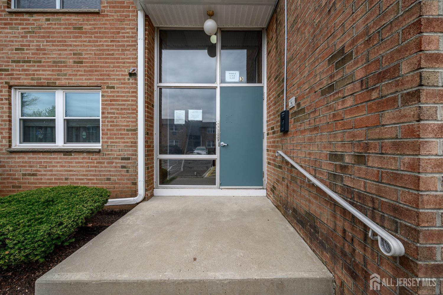 806 Eves Drive #3E, Hillsborough, New Jersey image 2