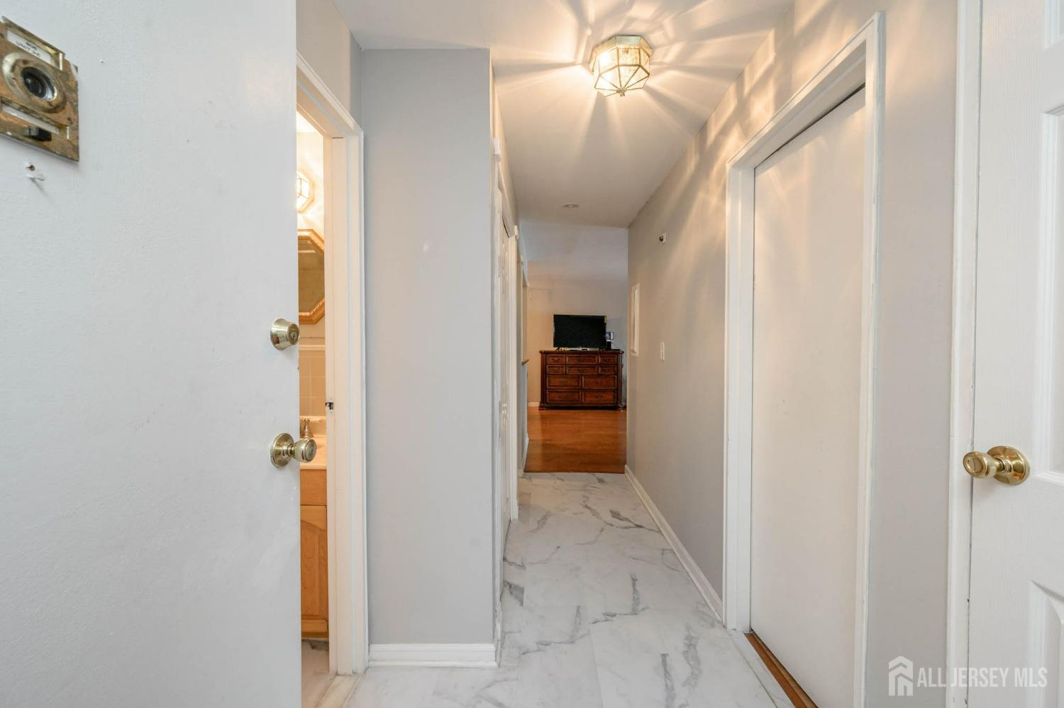 806 Eves Drive #3E, Hillsborough, New Jersey image 4
