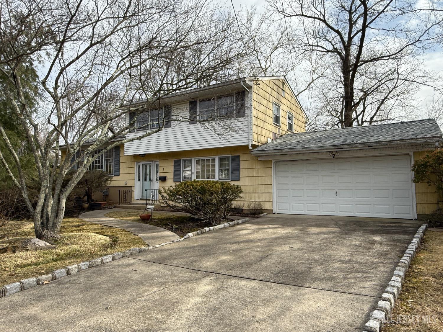 7 Hamlin Road, East Brunswick, New Jersey image 1