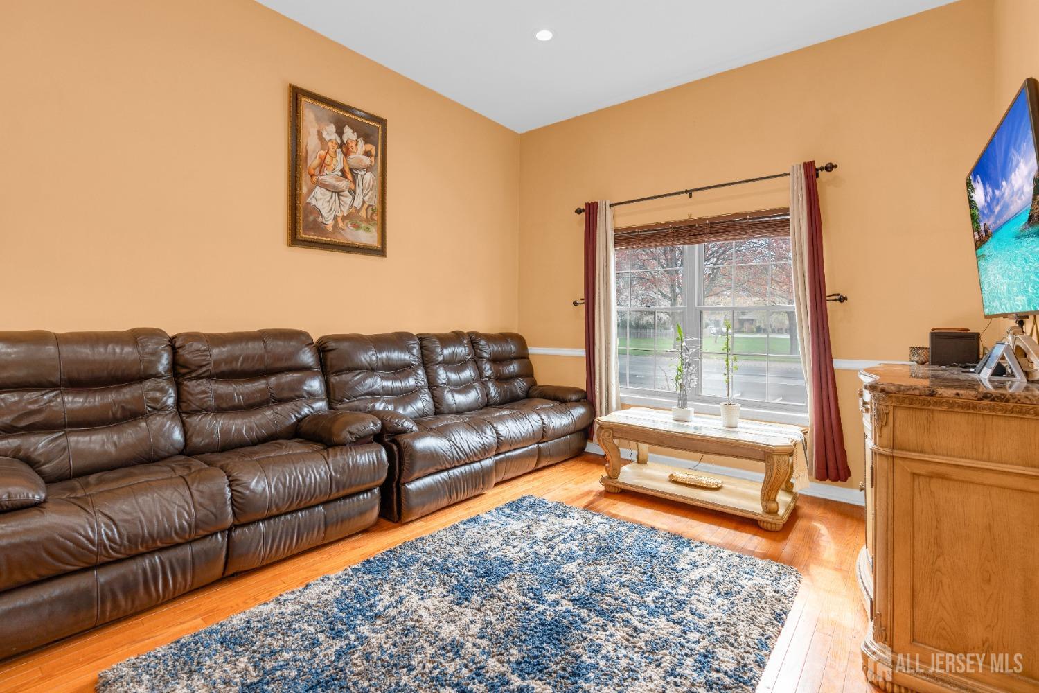 90 Pheasant Run, Edison, New Jersey image 4