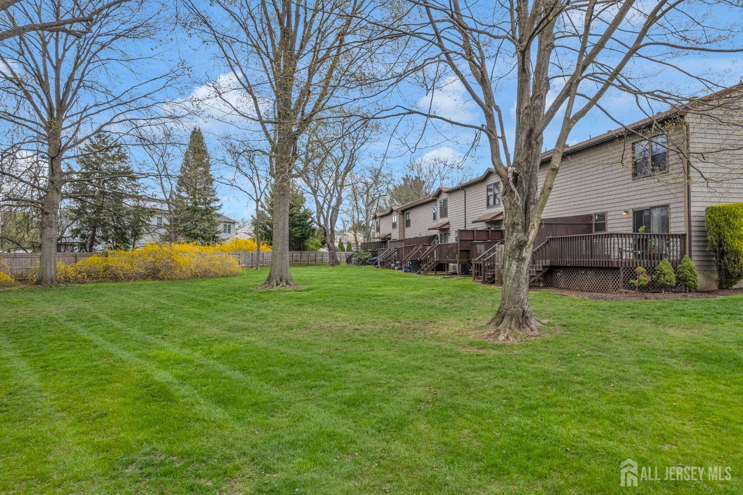 90 Pheasant Run, Edison, New Jersey image 35