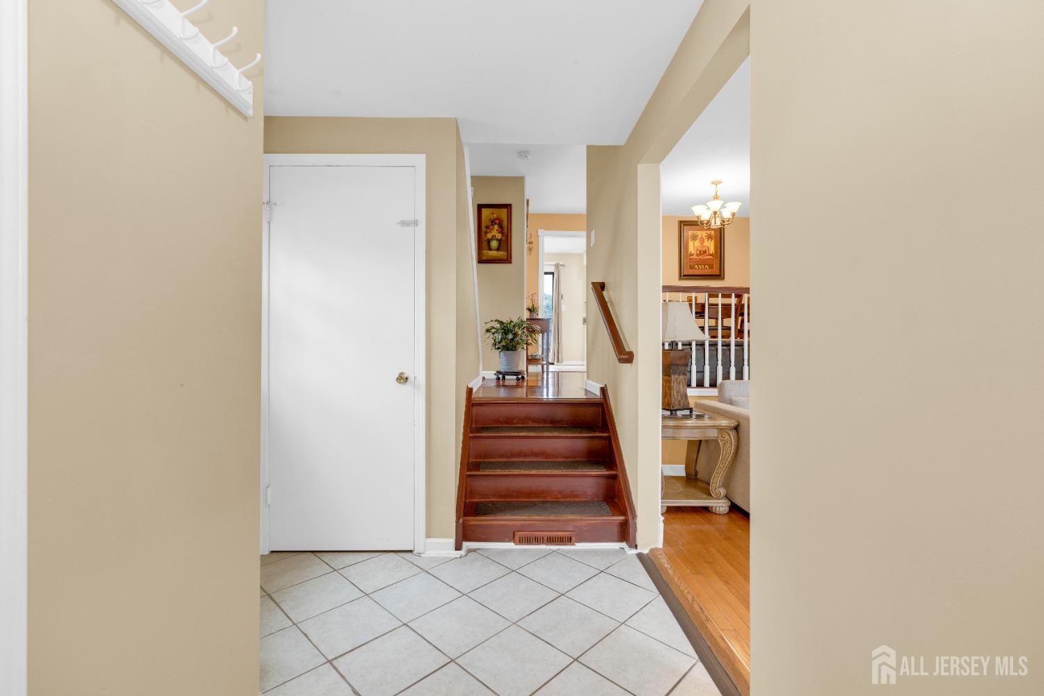 90 Pheasant Run, Edison, New Jersey image 14