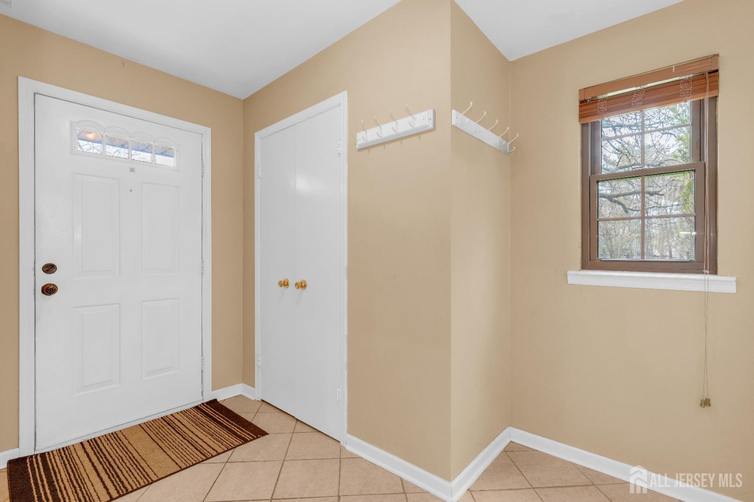 90 Pheasant Run, Edison, New Jersey image 23