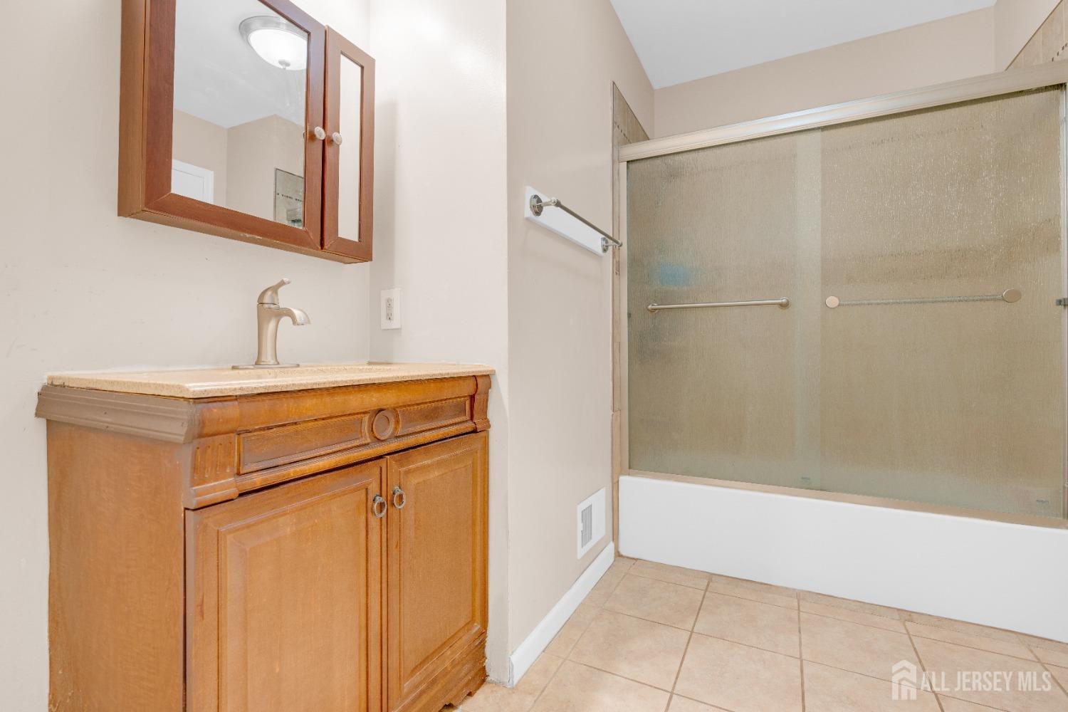 90 Pheasant Run, Edison, New Jersey image 12