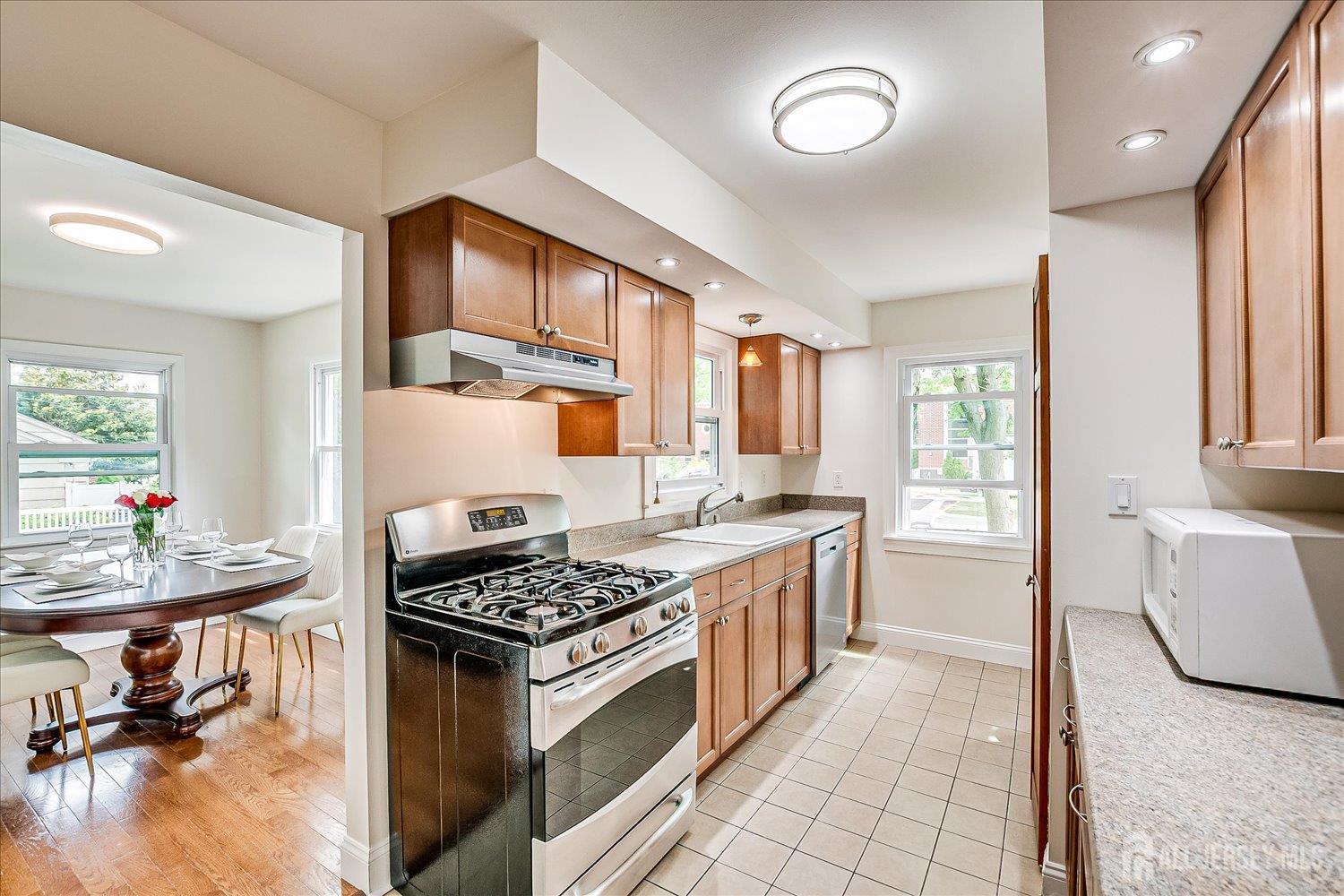 61 Thomas Street, Metuchen, New Jersey image 14