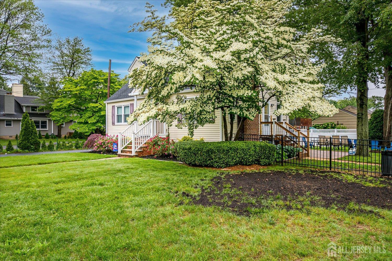 61 Thomas Street, Metuchen, New Jersey image 3