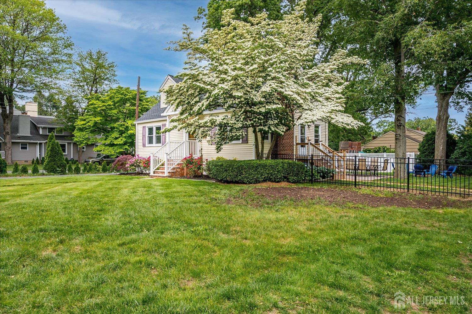 61 Thomas Street, Metuchen, New Jersey image 4