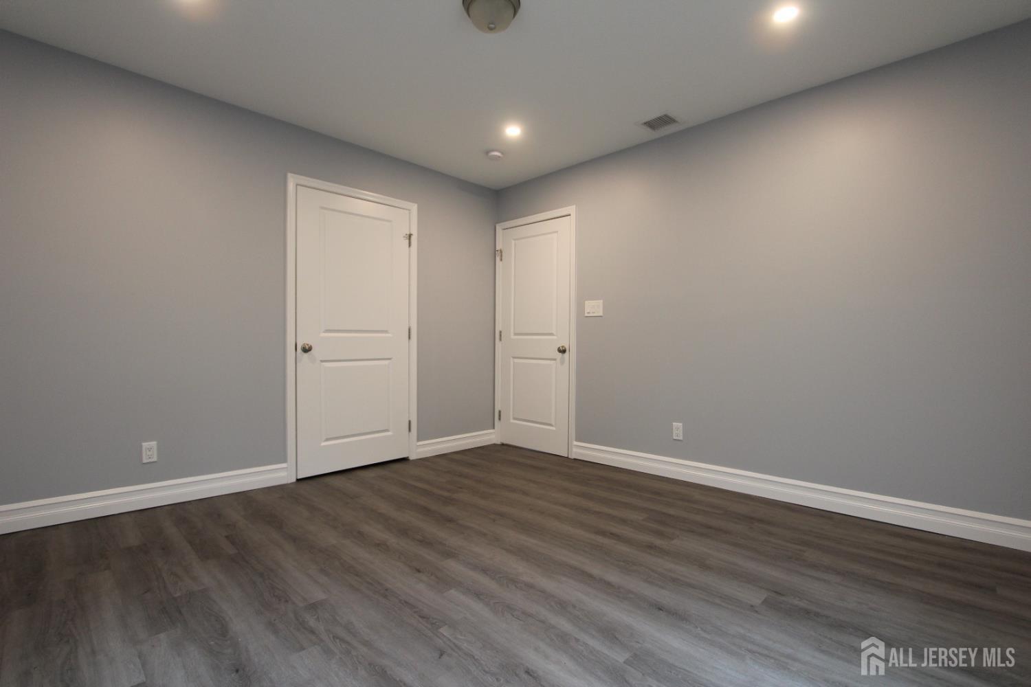 Woodbridge Proper, New Jersey 07095, United States, 2 Bedrooms Bedrooms, ,1 BathroomBathrooms,Residential,Active,150645