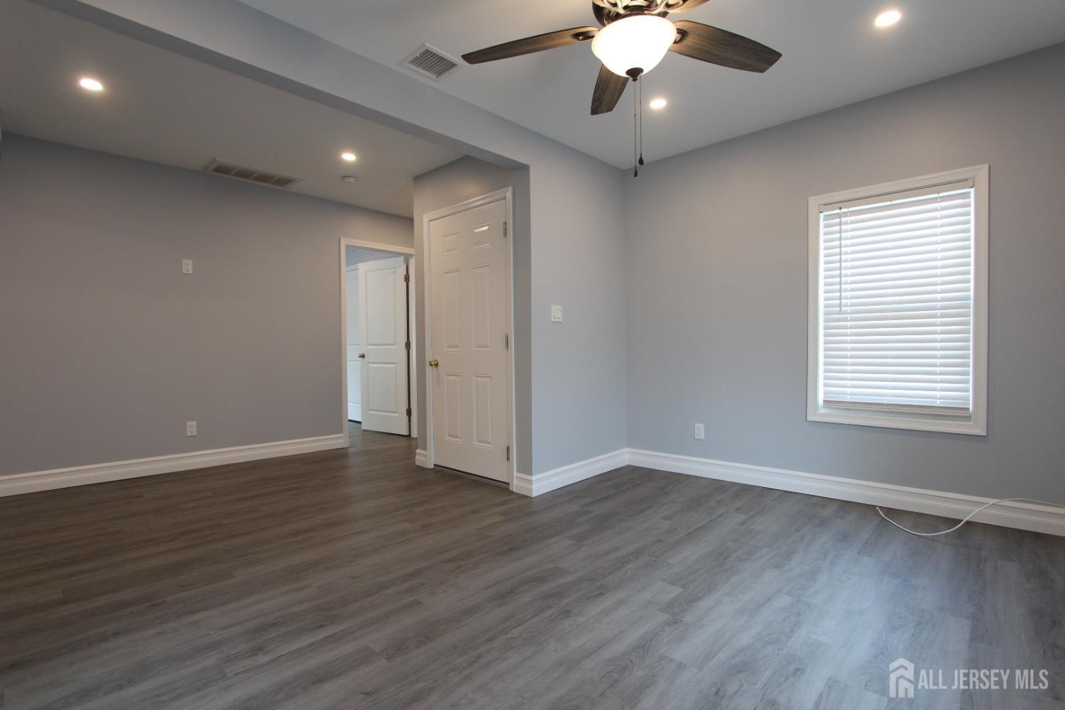 Woodbridge Proper, New Jersey 07095, United States, 2 Bedrooms Bedrooms, ,1 BathroomBathrooms,Residential,Active,150645