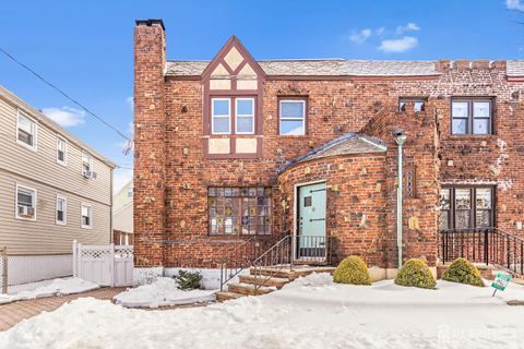 Homes For Sale - 124 Belgrove Drive<br/> Kearny, NJ 07032