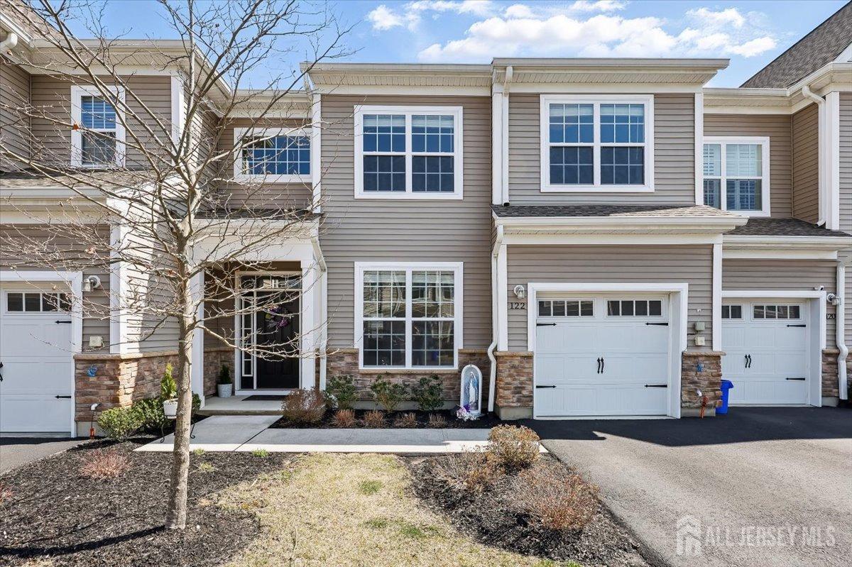 122 Grabowski Drive, Sayreville, New Jersey image 1