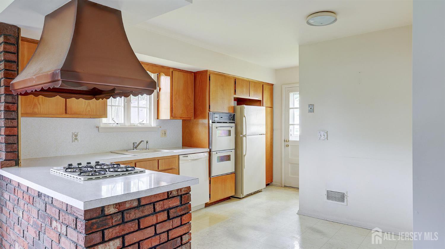 123 Summers Avenue, Piscataway, New Jersey image 12