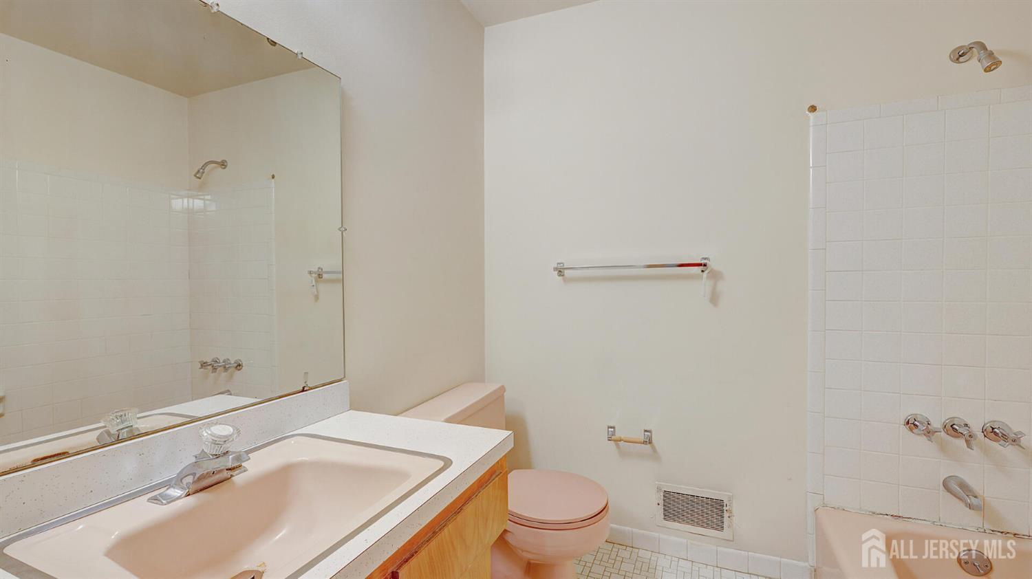 123 Summers Avenue, Piscataway, New Jersey image 23