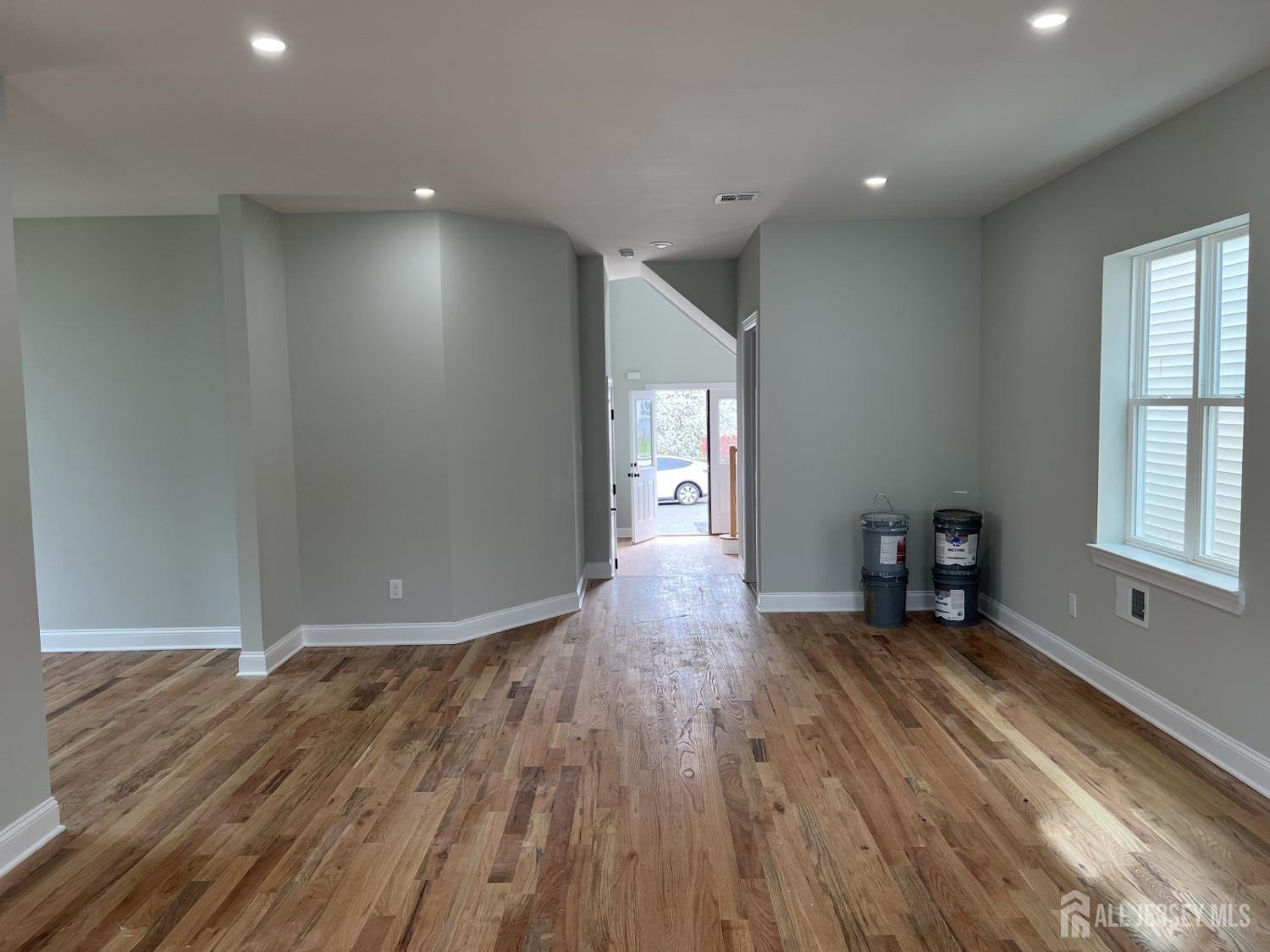 21 Catherine Street, Carteret, New Jersey image 5