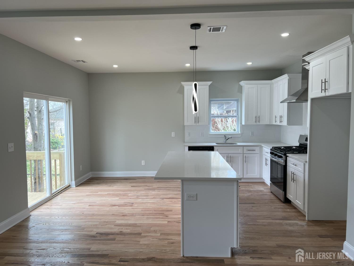 21 Catherine Street, Carteret, New Jersey image 3