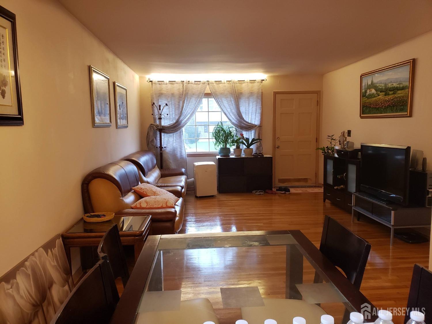 254 E George Place, Iselin, New Jersey image 4