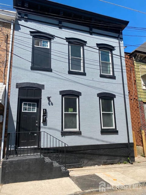 Multifamily For Sale - 24 Sanford Street<br/> Trenton, NJ 08618