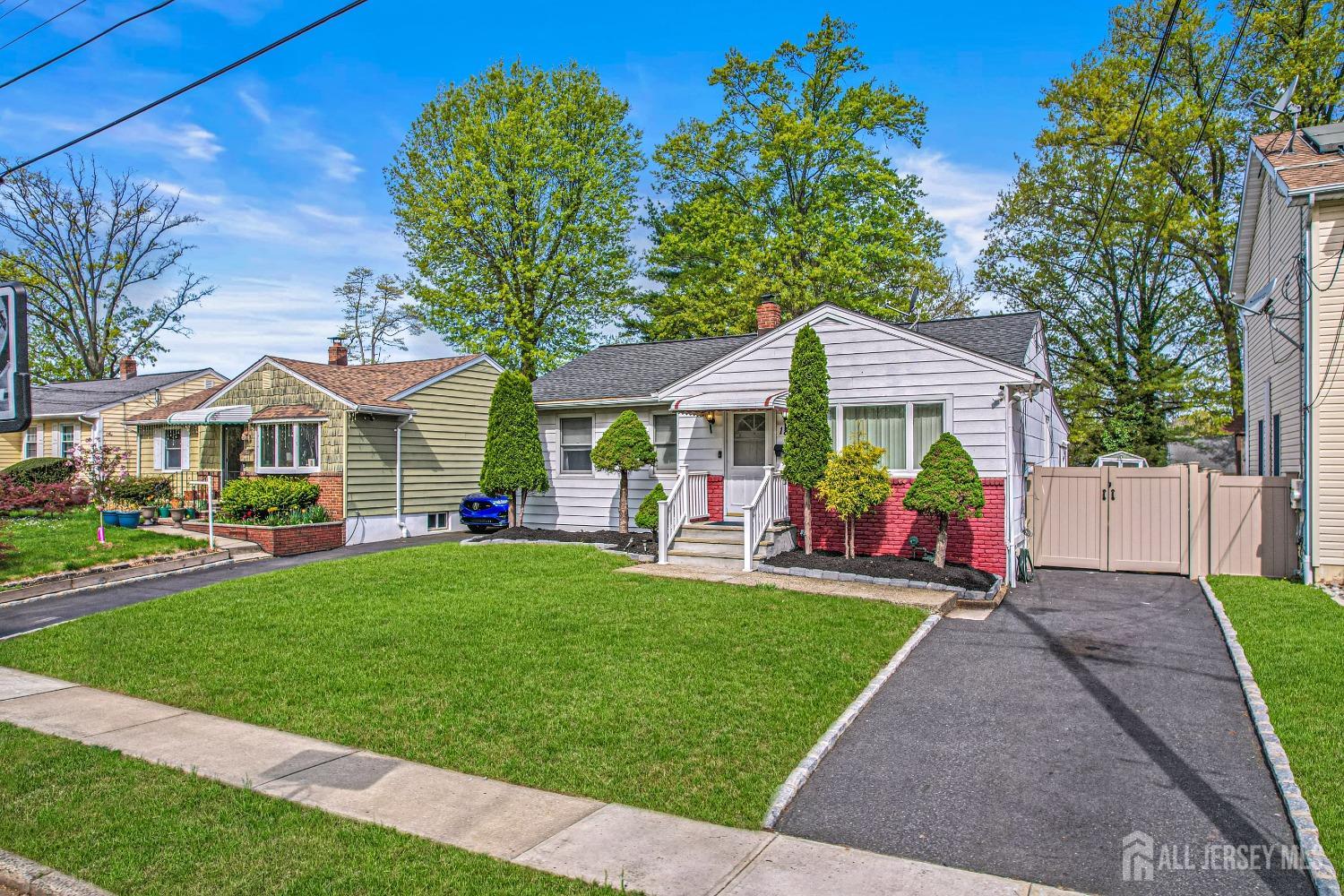 188 Creemer Avenue, Iselin, New Jersey image 1