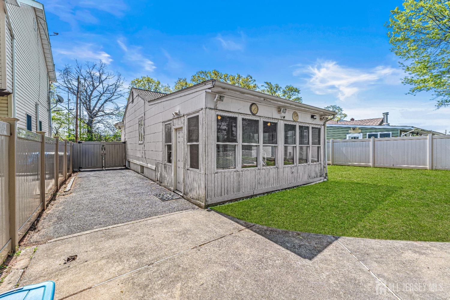 188 Creemer Avenue, Iselin, New Jersey image 3