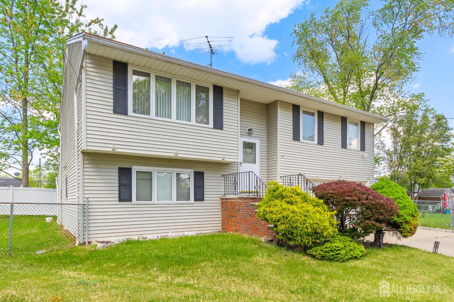 14 Bonnie Lane, Colonia, New Jersey image 4
