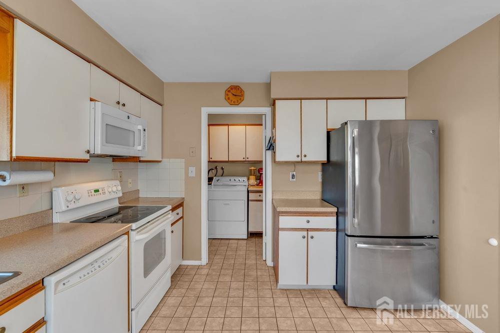 36 Canterbury Drive #D, Monroe Township, New Jersey image 11
