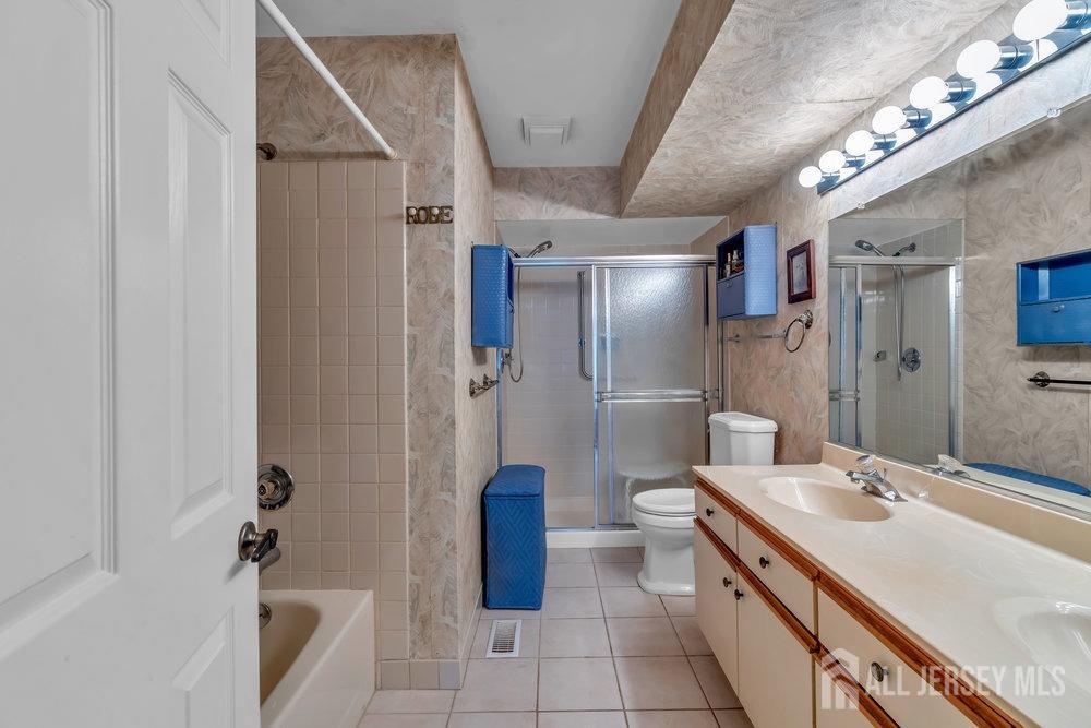 36 Canterbury Drive #D, Monroe Township, New Jersey image 25