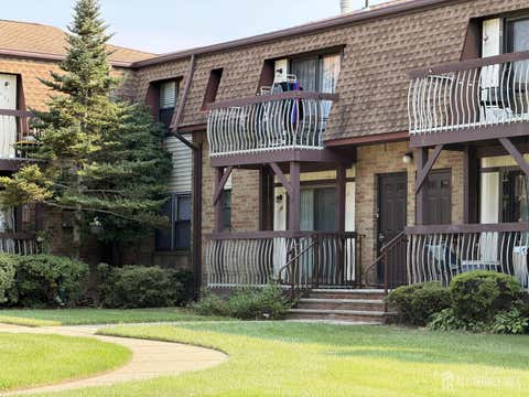 Homes For Rent - 1105 N Oaks Boulevard<br/> North Brunswick, NJ 08902