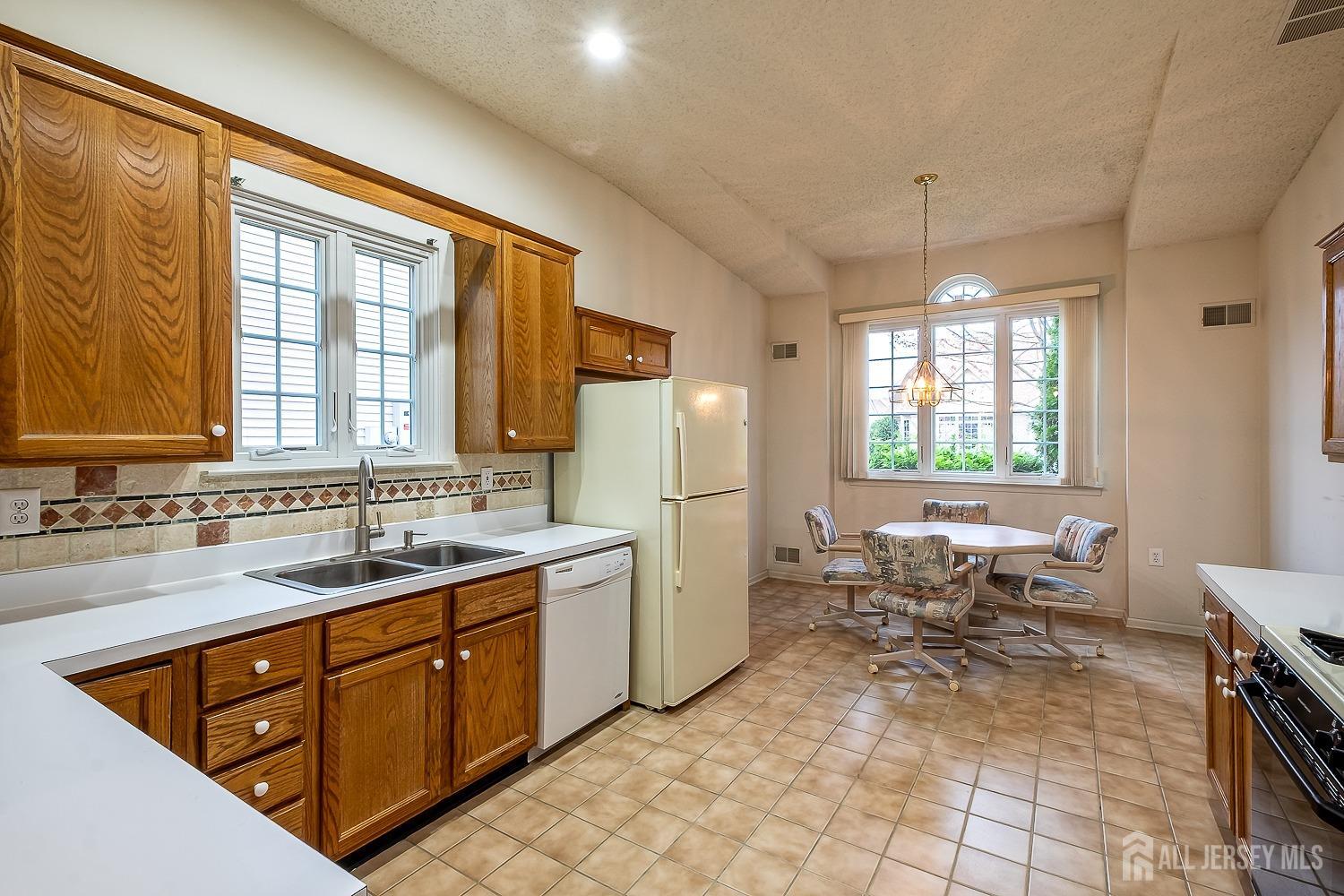 55 Birmingham Lane, Monroe Township, New Jersey image 7
