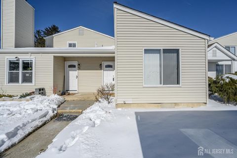 Condo For Sale - 17 Inwood Terrace<br/> Freehold, NJ 07728