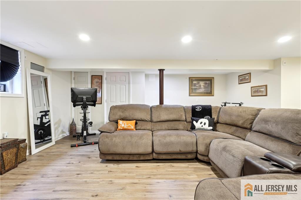 93 Connolly Drive, East Brunswick, New Jersey image 29