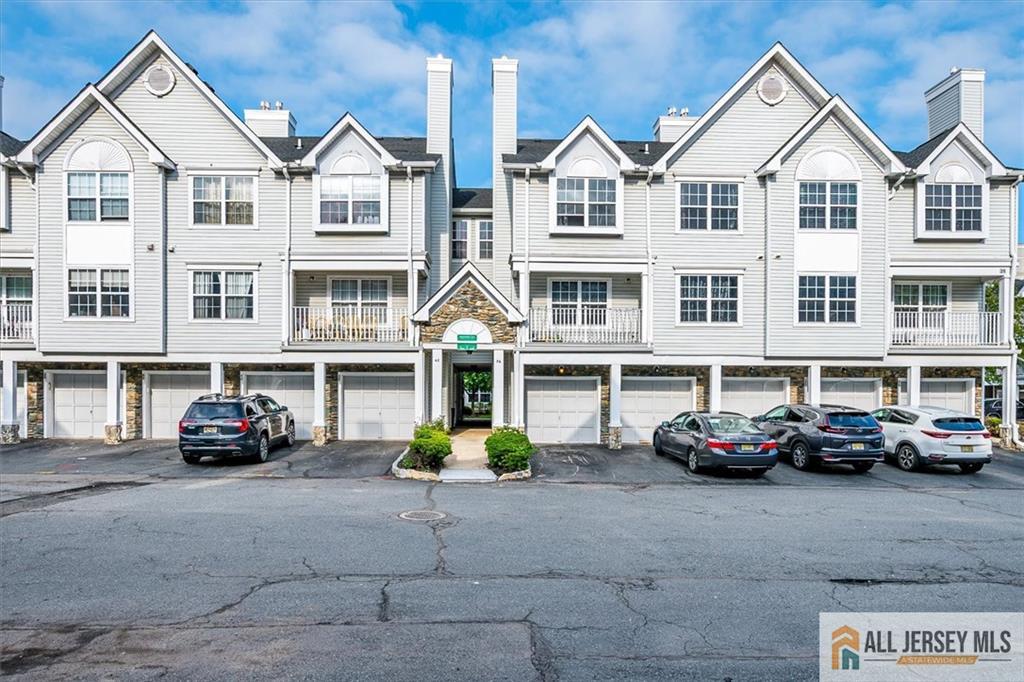 32 Prestwick Way #32, Edison, New Jersey image 1