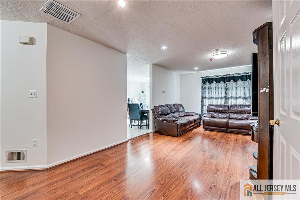 32 Prestwick Way #32, Edison, New Jersey image 7
