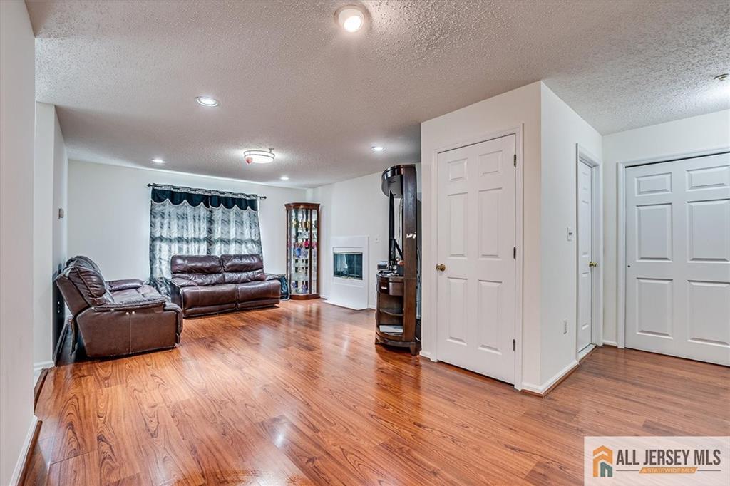 32 Prestwick Way #32, Edison, New Jersey image 6