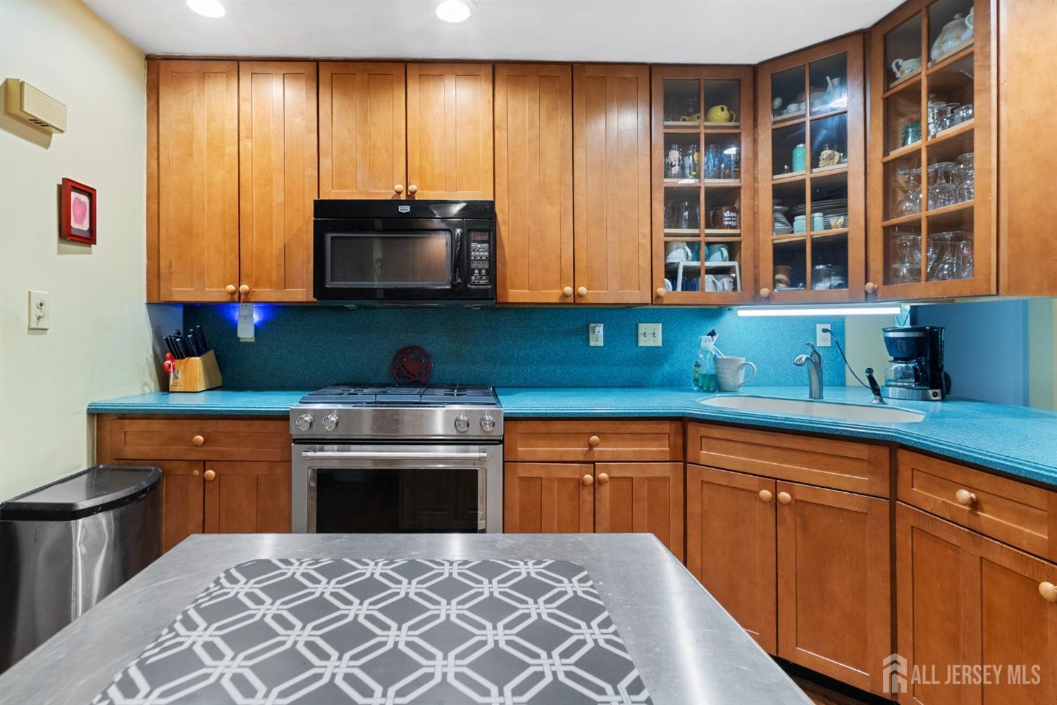 22 South Drive, East Brunswick, New Jersey image 7