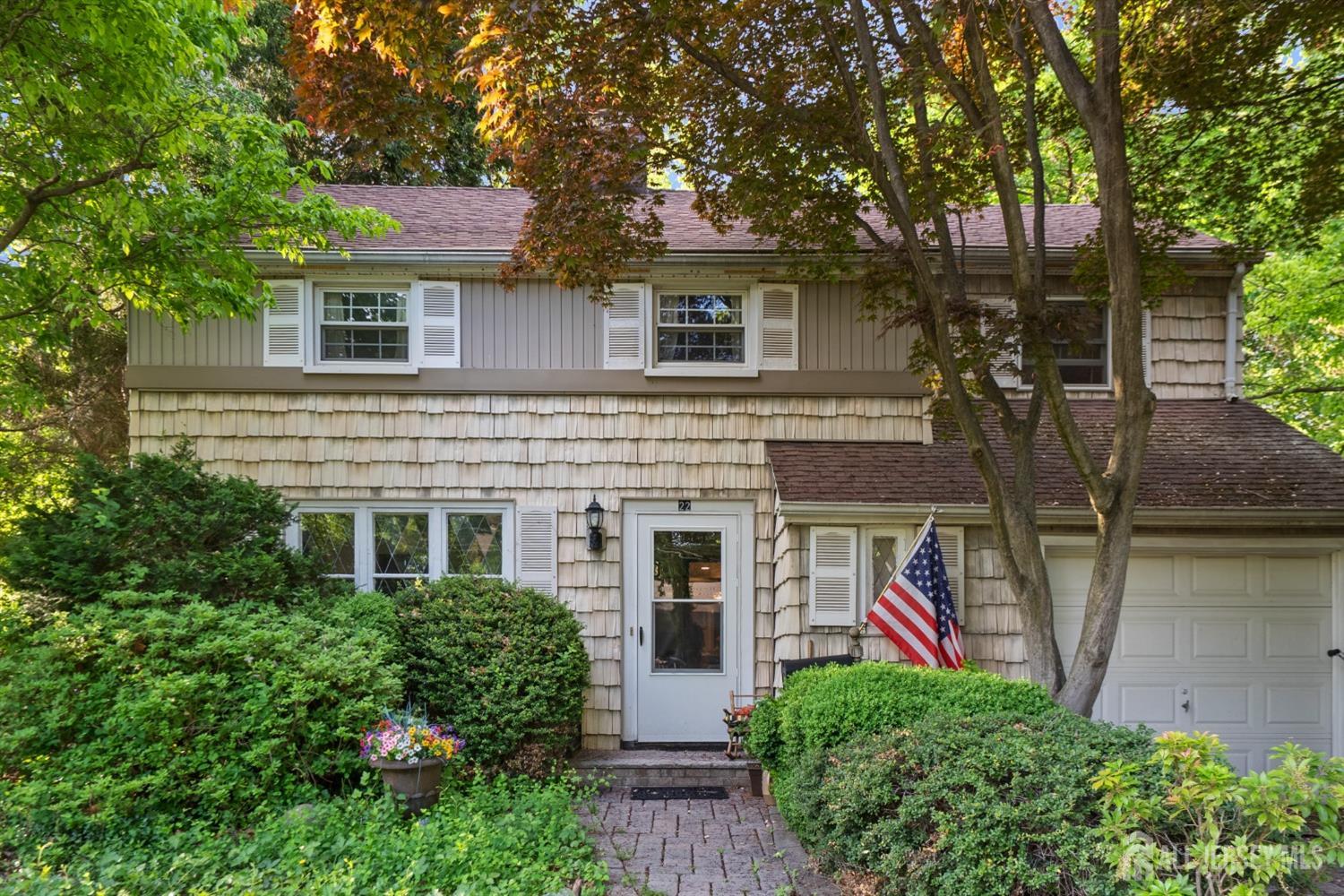 22 South Drive, East Brunswick, New Jersey image 2